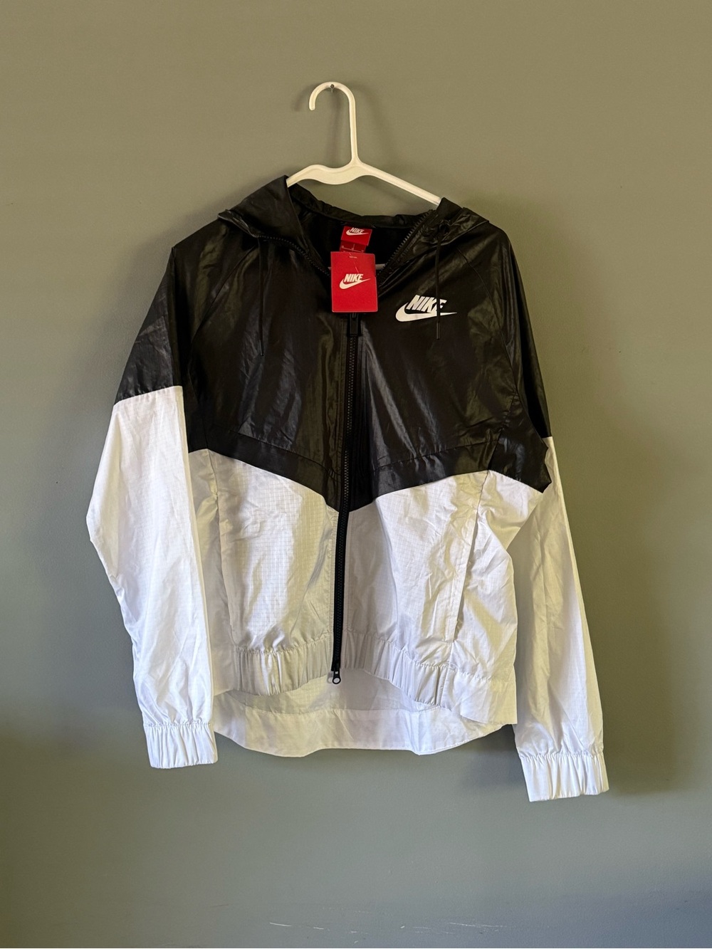 NWT Nike Black and White Windbreaker